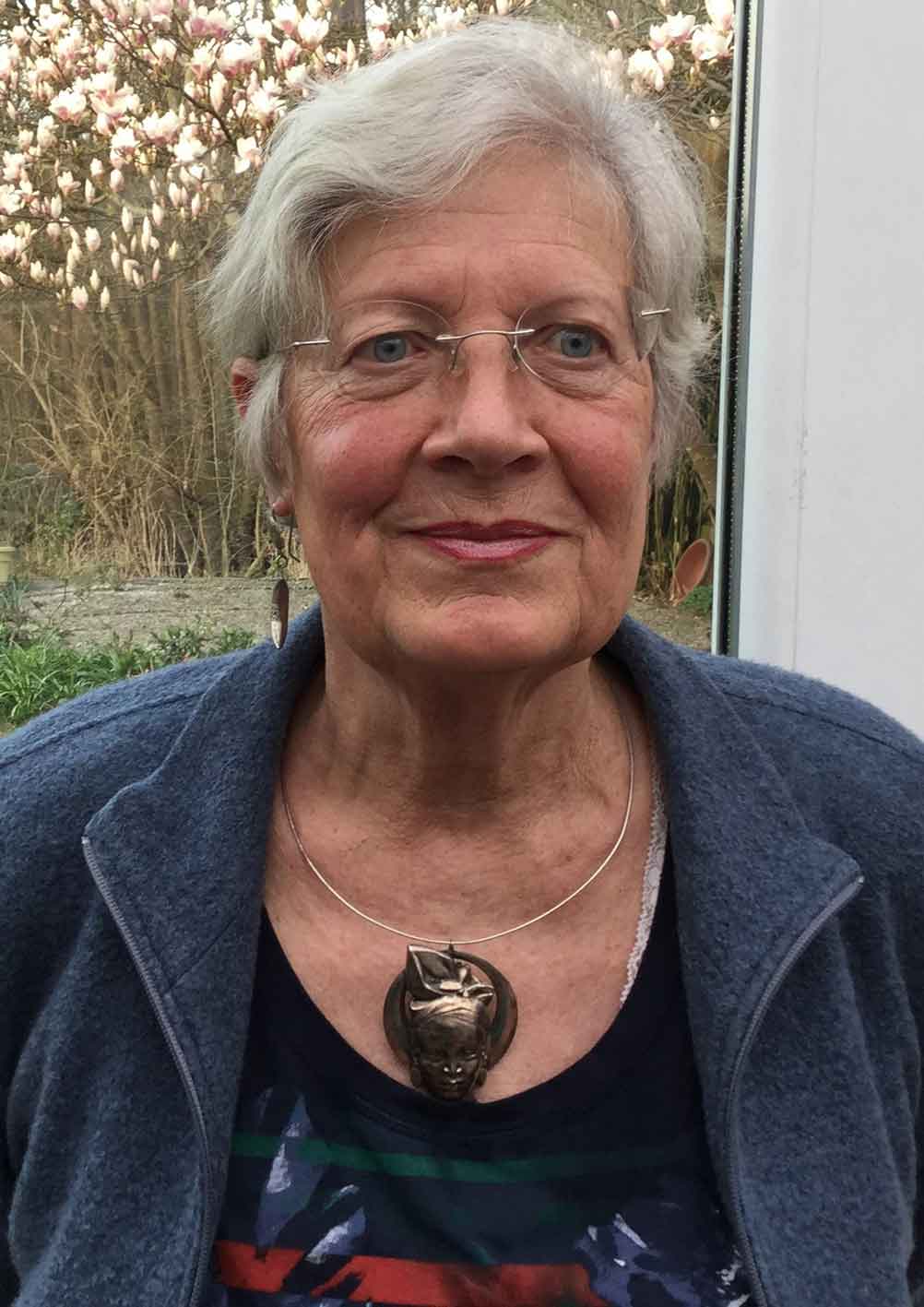 marie-eufe-k-nstler-innen-defacto-art-kunsttankstelle-l-beck